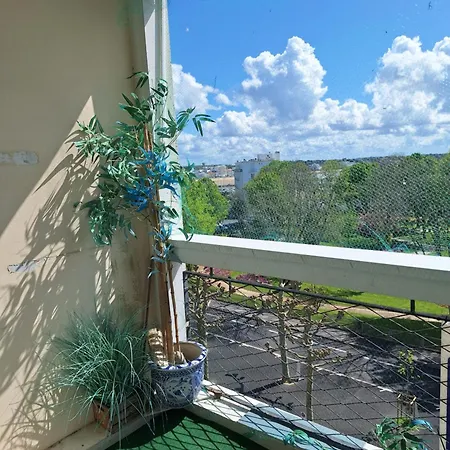 Les Perroquets Apartment *